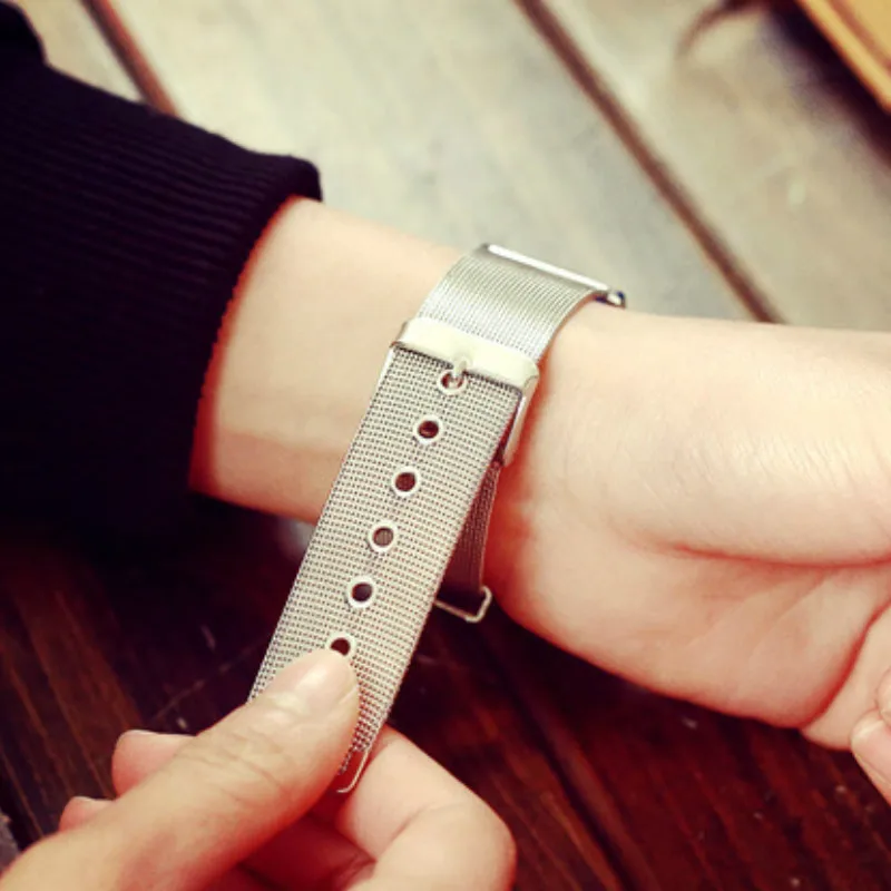 

Unique Dial Men's Fashion Retro Thin Watches Simple Men Business Stainless Steel Mesh Belt Quartz Smart Watch Relogio Masculino