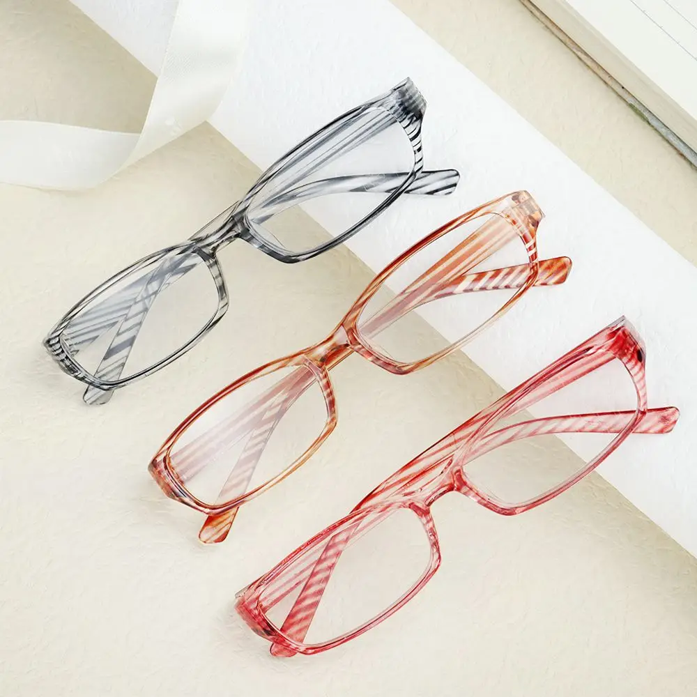 

Men Women Elegant Portable Vintage Eyeglasses Ultra Light Frame Eye Protection Reading Glasses