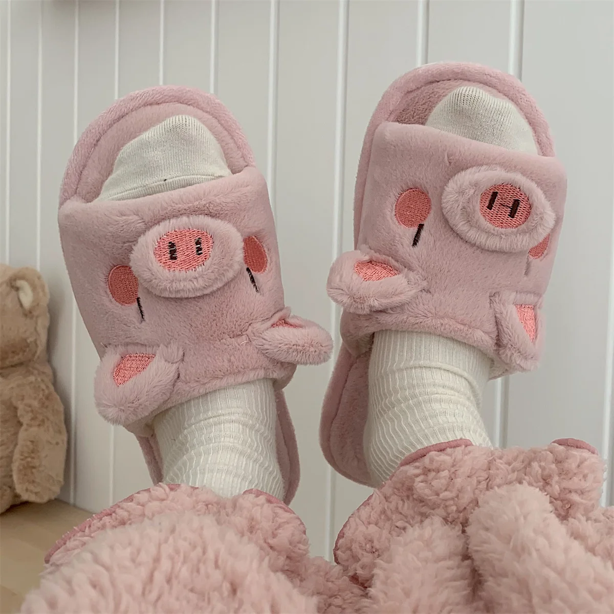 

Winter New Cute Cartoon Pig Cotton Home Slippers Women Sweet Girls' Household Indoor Warm And Anti-skid Plush Slipper