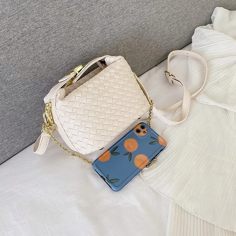 Элегантная женская плетеная маленькая сумка через плечо 2020 Новая