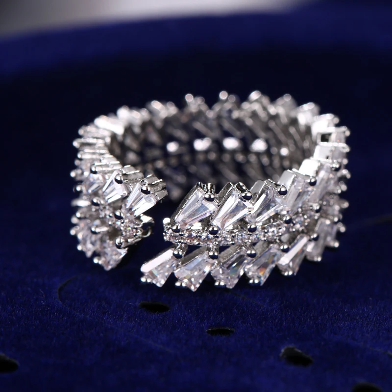 Женское регулируемое кольцо Bettyue очаровательное из кубического циркония три