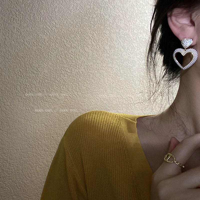 

Real Gold Plating 925 Silver Needle Personalized Fashion Diamond Inlaid Pearl Love Earrings Net Red Temperament Korean