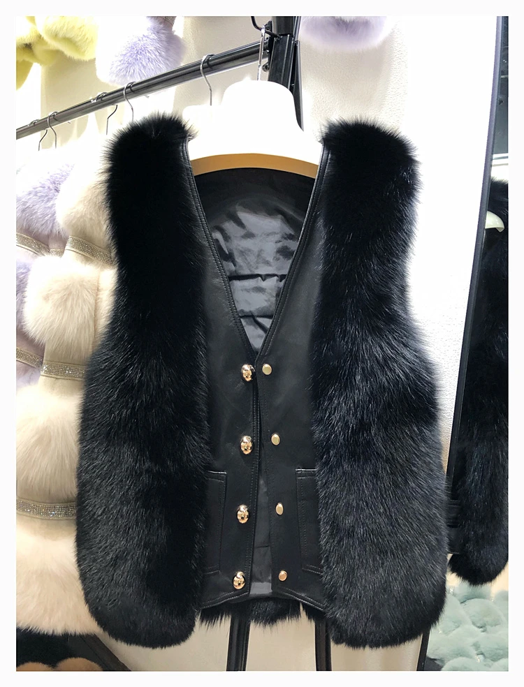 

2020 Female Fox Fur Vest V-neck Fur Gilets Winter Fashion Women's Natural Fur Waistcoat Sleeveless New with Buttons Leather Vest