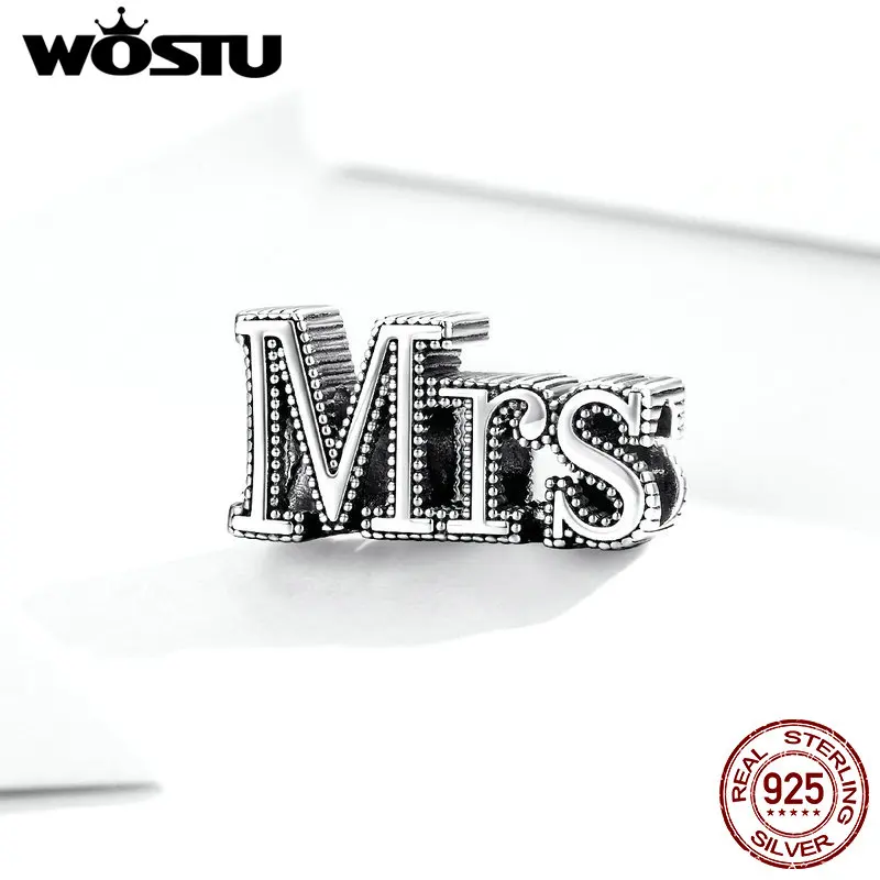 

Серебряные бусины в виде цветка, с буквой «Mrs»