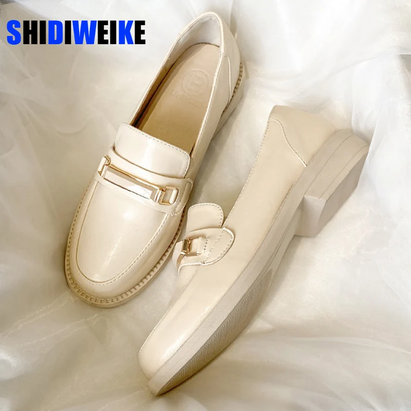 Женские кожаные кроссовки на плоской подошве Слипоны с круглым носком Лоферы