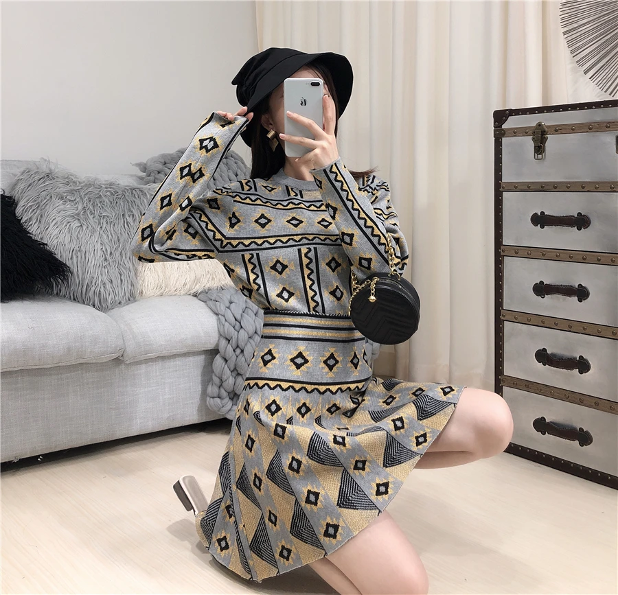 ALPHALMODA осенне-зимний яркий блестящий вязаный свитер с длинными рукавами и геометрическим узором+ юбка трапециевидной формы женский модный комплект