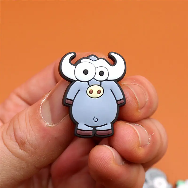 1pcs Funny Animals PVC Shoe Charms Elephant Shoe Accessories Bison Shoes Decoration Buckles Fit Bands Croc JIBZ Kid's Gifts U28