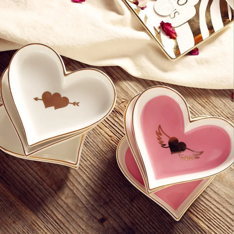 Homies Спортивная небольшой фарфор формы сердца пластина расписанную блюдце