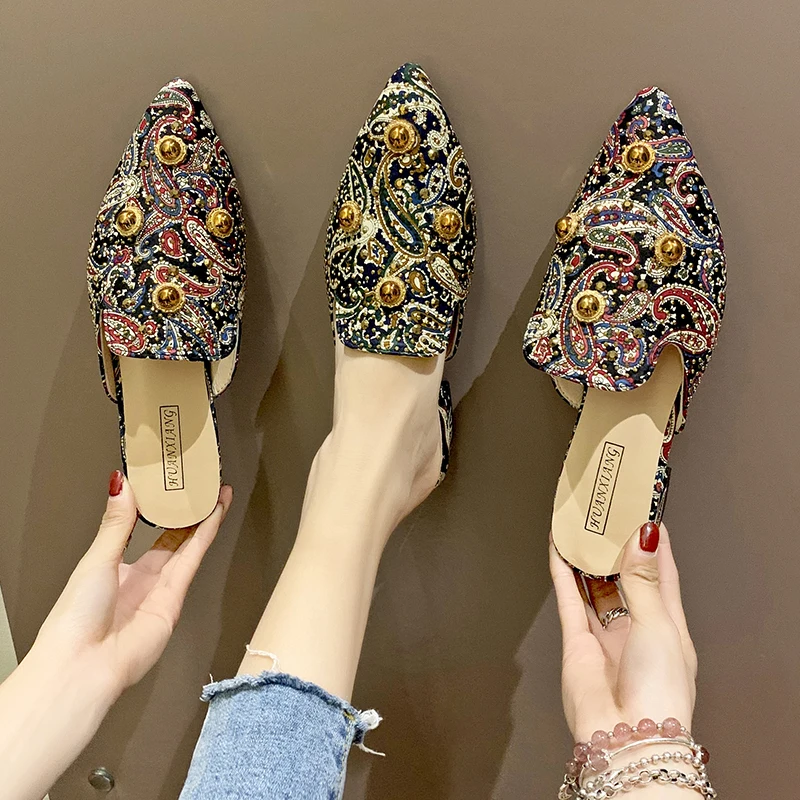 

2021 Women's Rivet Mules Sexy Low Heel Slippers Fashion Chinese Print Outdoor Slides Women Flats Pointed Toe Summer Shoes Woman