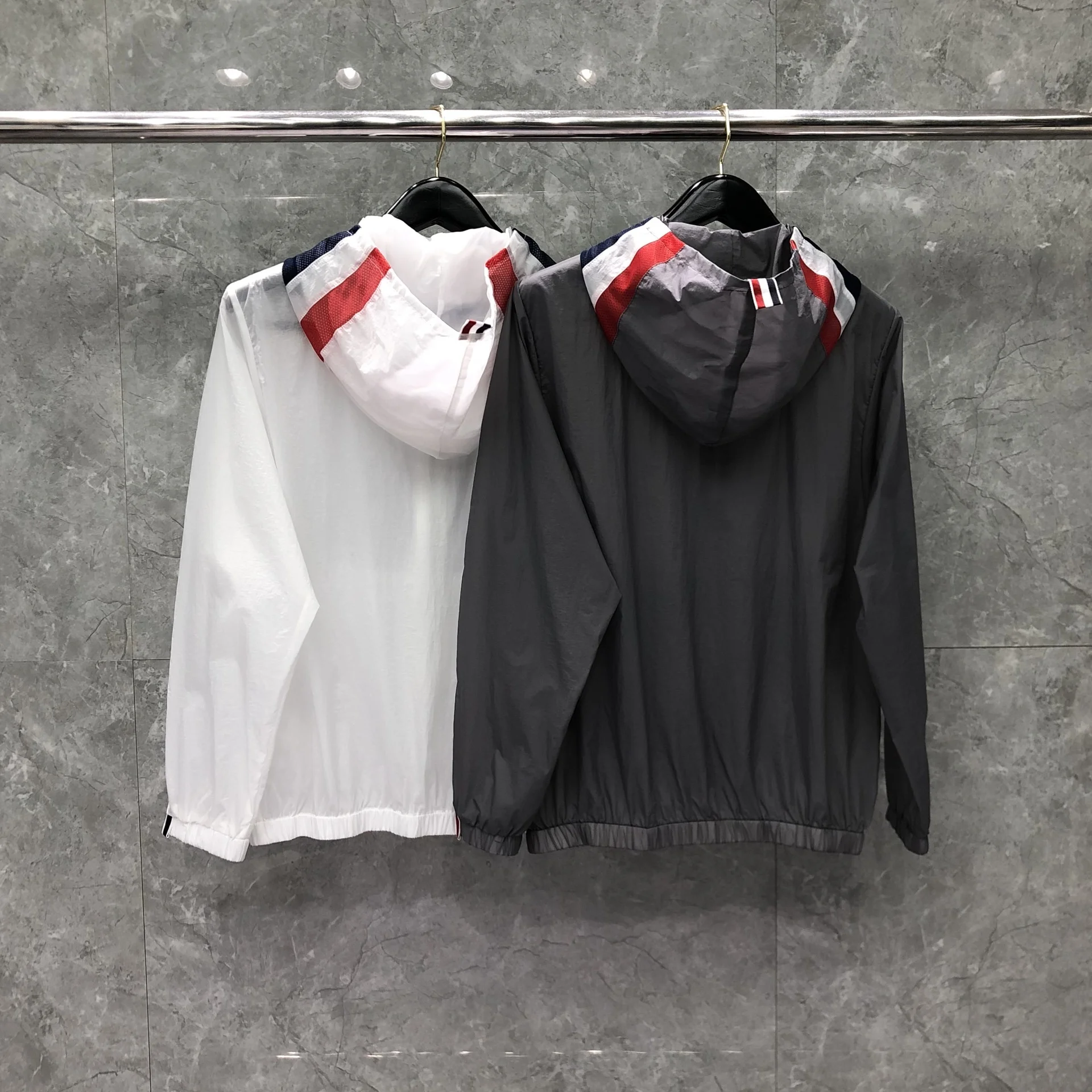 

2022 Fashion New Jacket Men Solid Summer Uv Sun-Protective Outdoor Coat Loose Thin Casual Hooded Skin Windbreaker