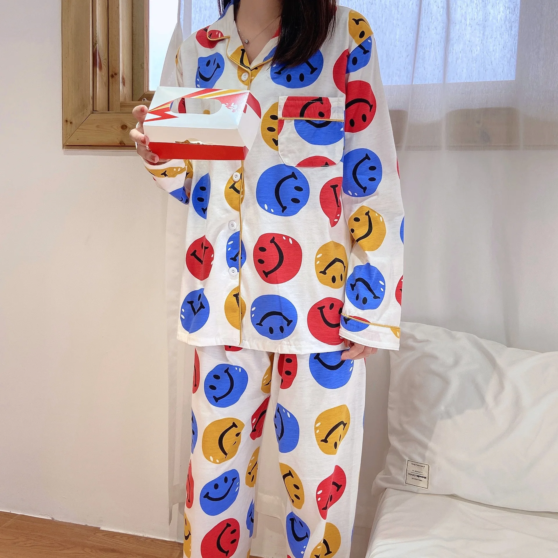 

Cartoon smiling face pajamas women spring cotton long-sleeved couple set student home clothes Long Shirt Pants 2 Piece set