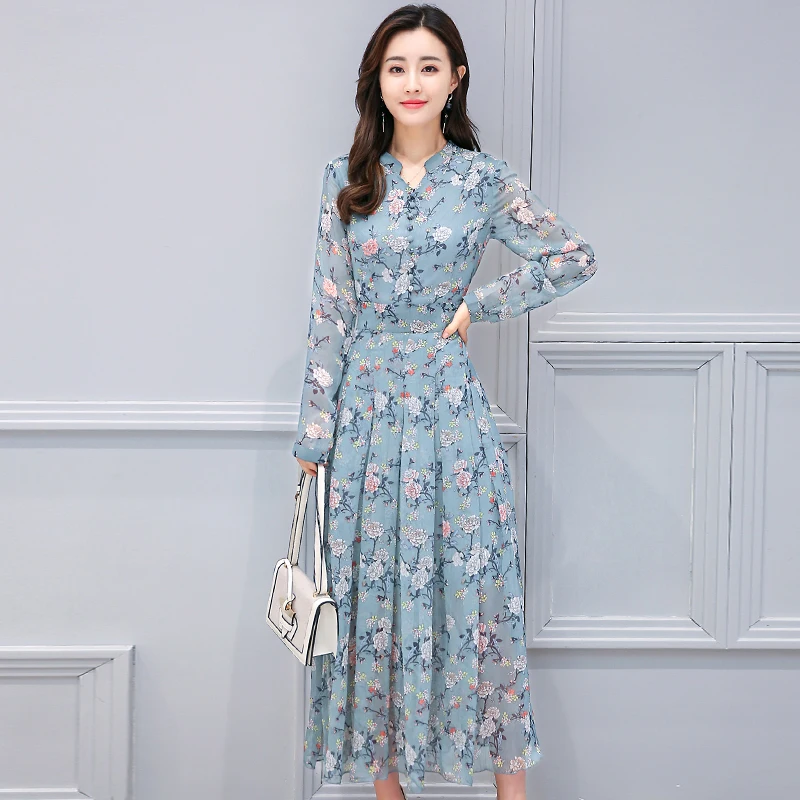 Тонкое шифоновое платье средней длины с цветочным принтом большого размера