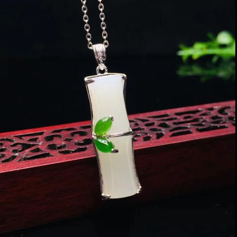 Подвеска из серебра 925 пробы с натуральным белым нефритовым листом бамбука