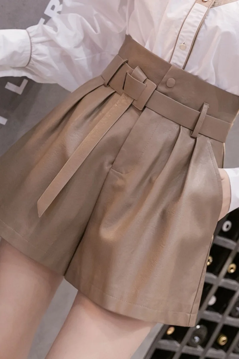 

Khaki Super High Waist Leather Women's Shorts Autumn 2020 New Fashion A-line Loose Wear Wide Leg Boots