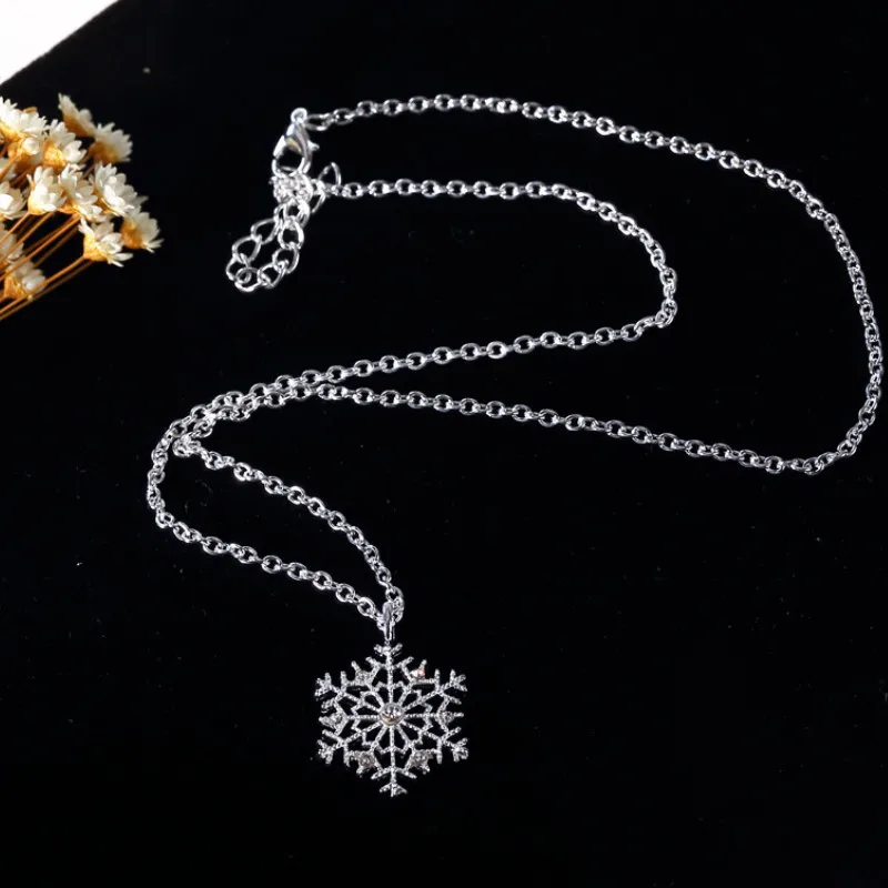 

Fashion Snowflake Diamond Pendant Short Clavicle Chain Necklace for Women Vintage Party Jewelry Gift
