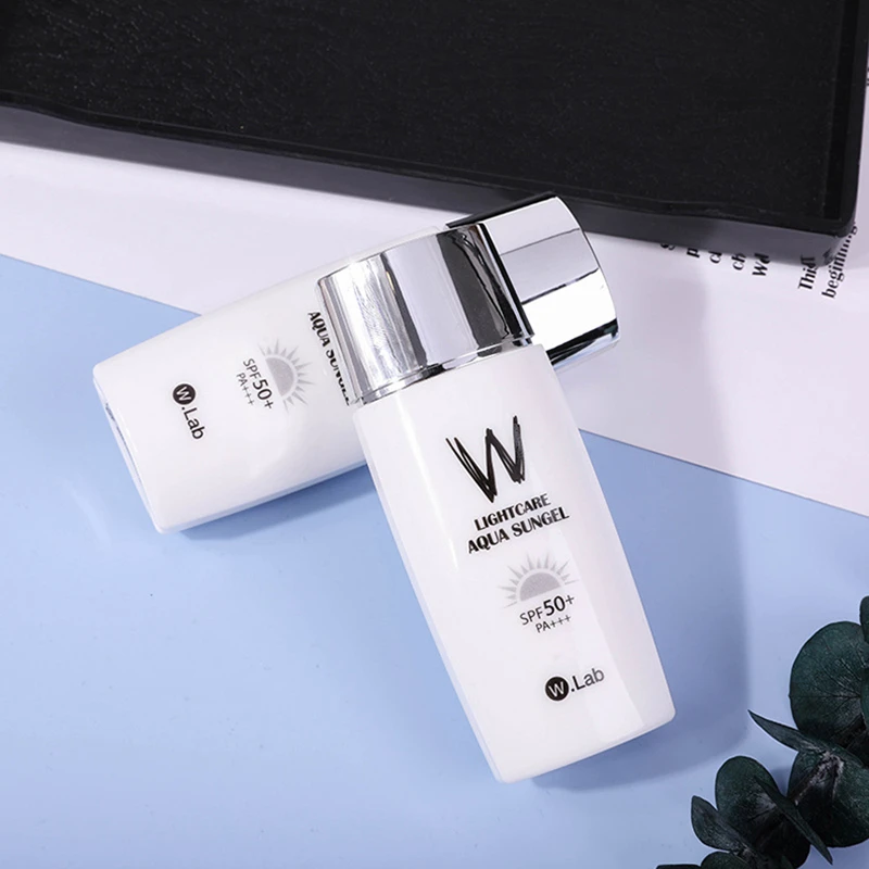 Основа для макияжа водостойкая с защитой от солнечных ожогов| |