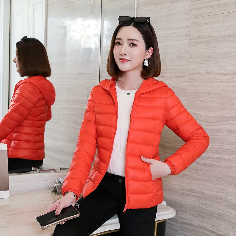 Тонкая женская зимняя теплая куртка с капюшоном пальто большого размера красная