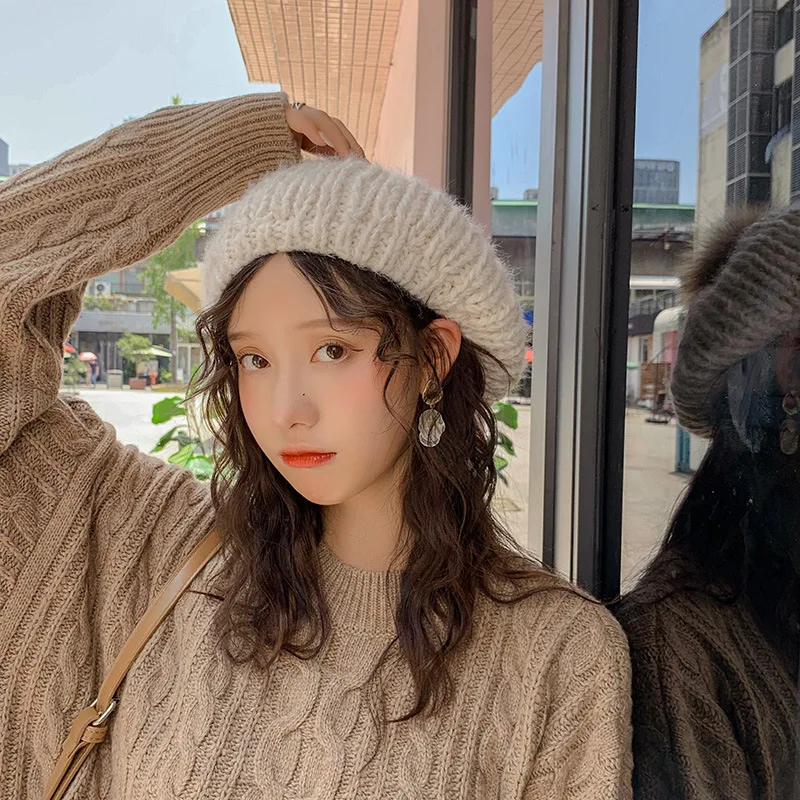 

Real fur Ball Beret Hats Women Female Artist Painter Hats Winter Handmade Kitted Berets Winter Western Style Octagonal cap