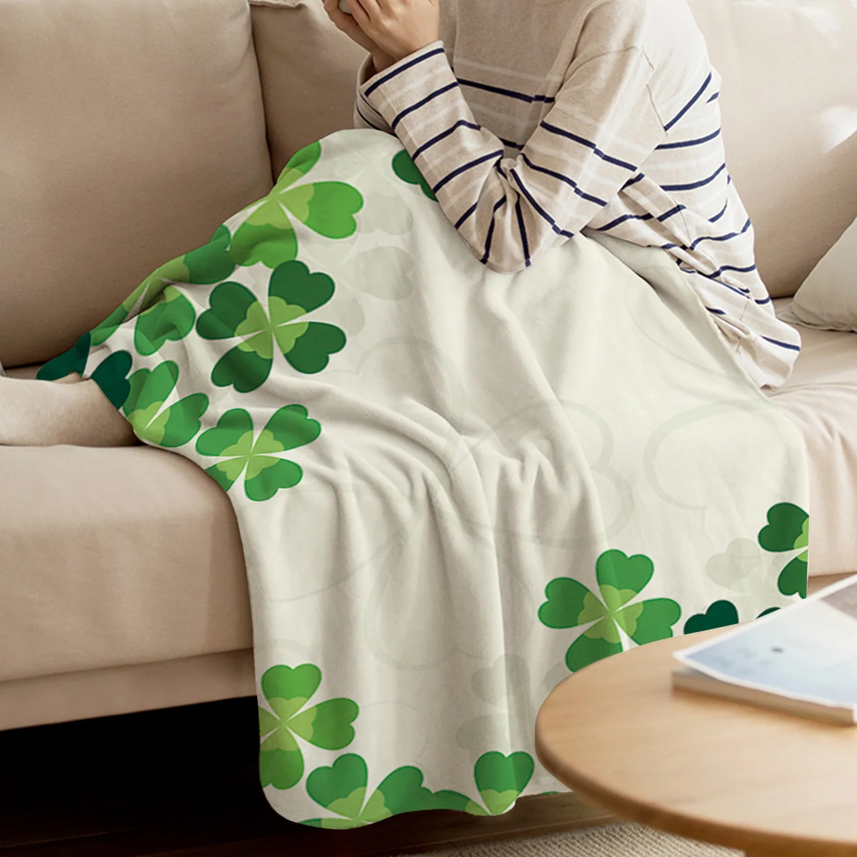 St. Patrick'S Day Themed Four-Leaf Clover Printed Nap Blanket Soft Comfortable Velvet Plush Plant Blankets Warm Sofa Bed Sheets | Дом и