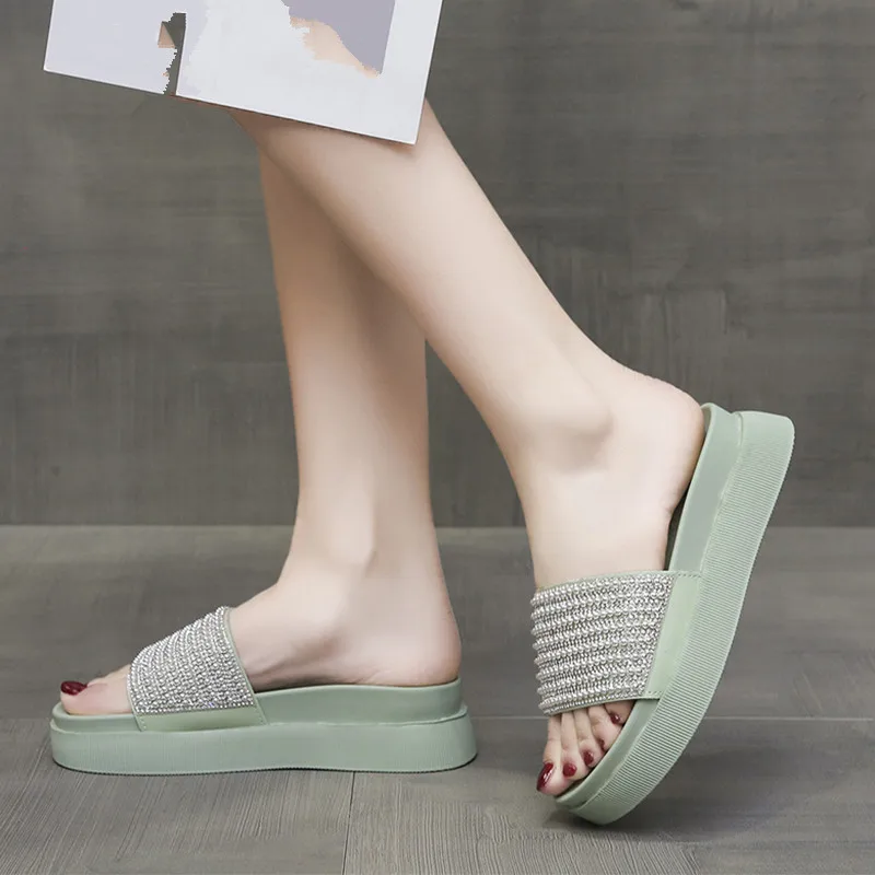 

House Slippers Platform Flat Shoes Female Slipers Women Luxury Slides Med Soft 2021 Designer Beach Summer Rubber PU Casual Fashi