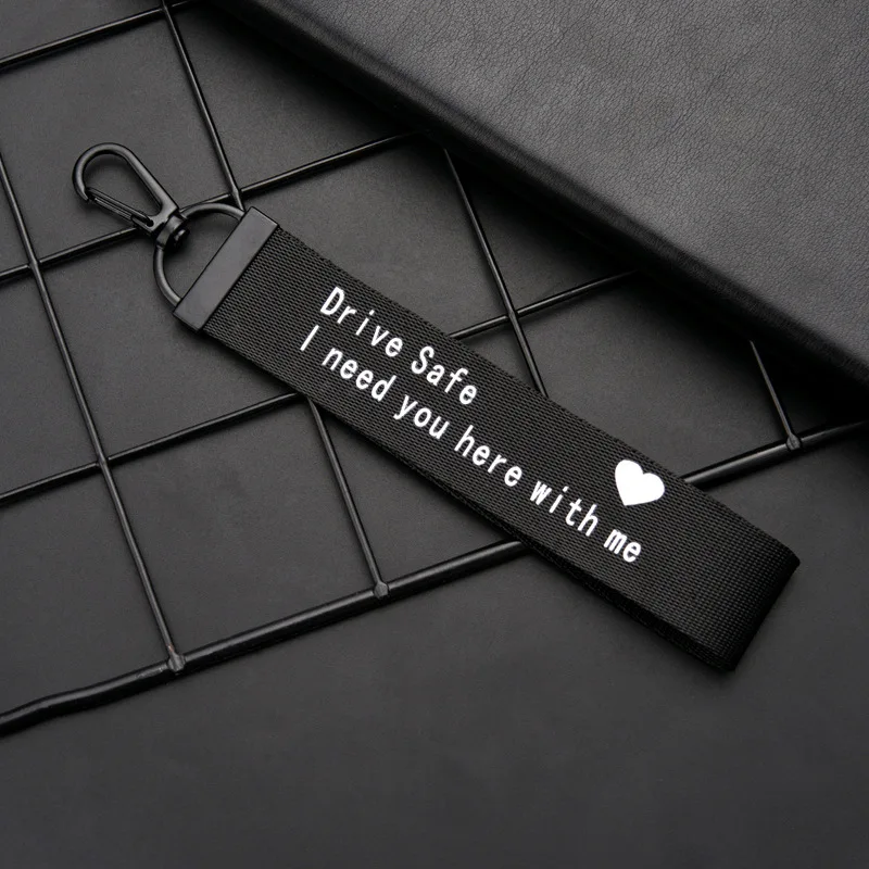 Брелок для ключей лента надпись безопасное вождение мне нужно чтобы вы были