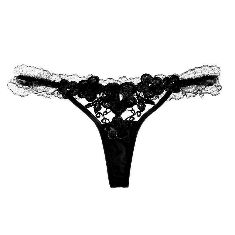 Порно көру: Қожайын қызметші қызды ұрды