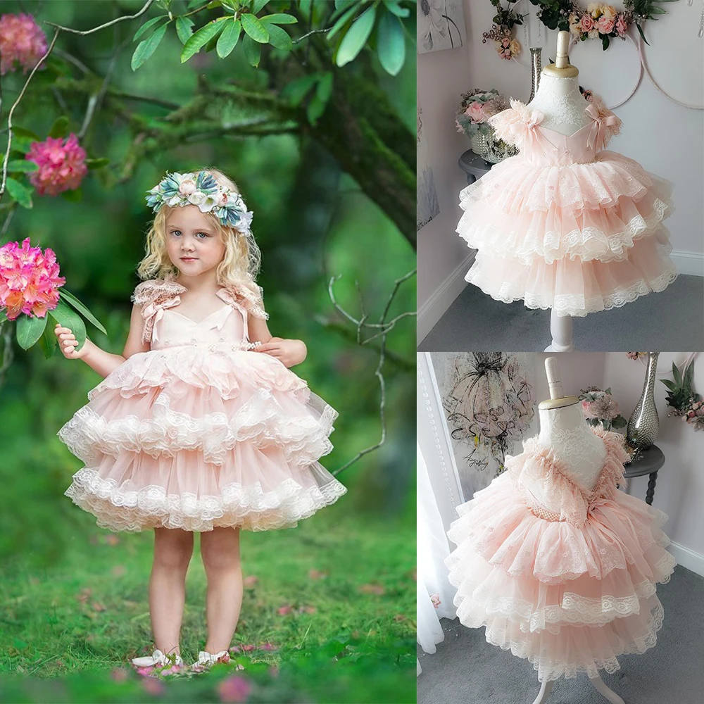 

Blush Pink Lovely Flower Girls Dresses V Neck Short Sleeve Tiered Ruffles Lace Girl Pageant Gowns Puffy Tutu Mini Birthday Dress