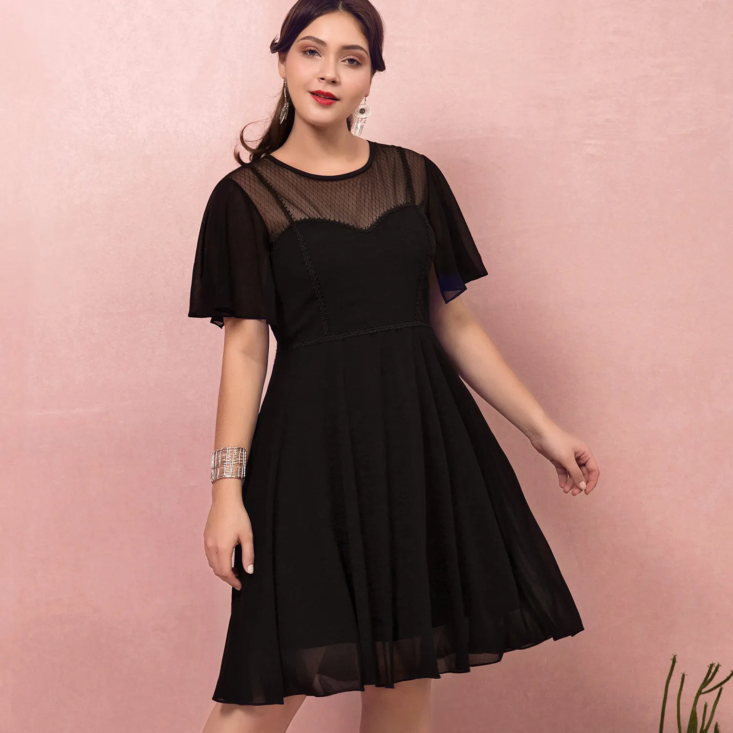 2019 простое черное короткое платье большого размера с короткими рукавами длиной