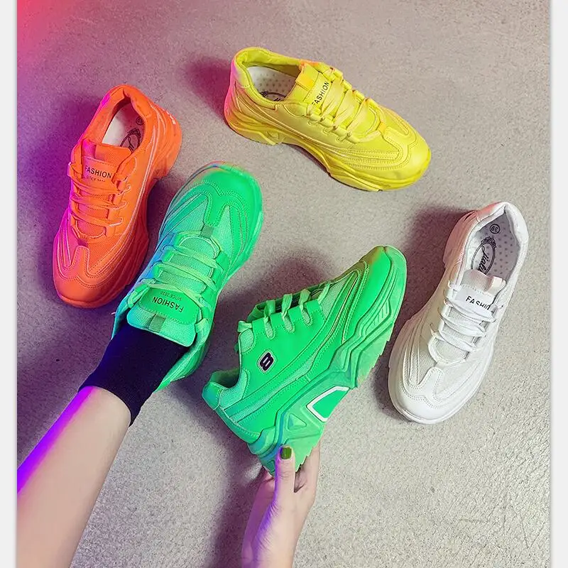 Женские кроссовки на толстой подошве яркие цвета спортивные массивной