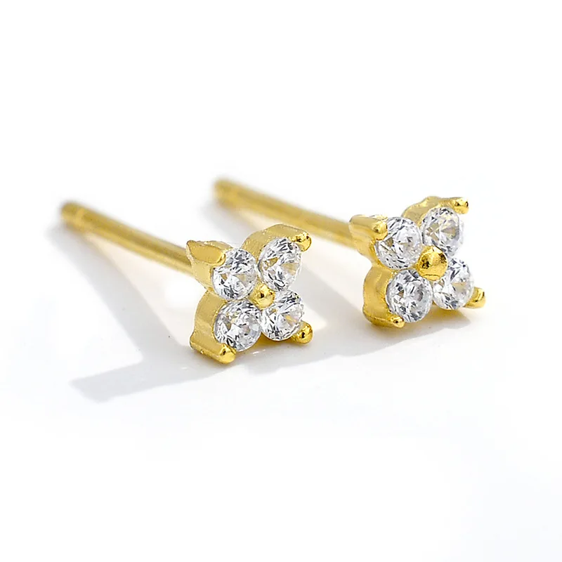 Женские цветочные серьги гвоздики с инкрустацией милые маленькие из фианита