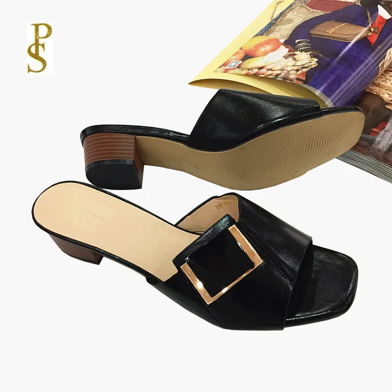 Летние женские шлепанцы женская обувь украшенная металлическими