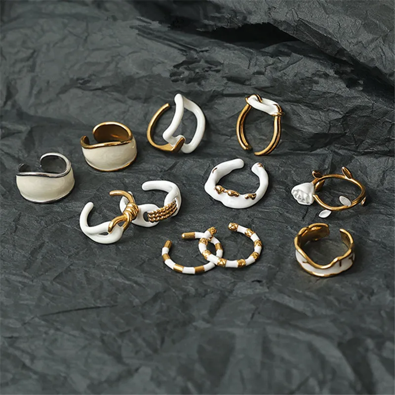 Женское кольцо с белой эмалью AOMU Открытое неправильной геометрической формы в