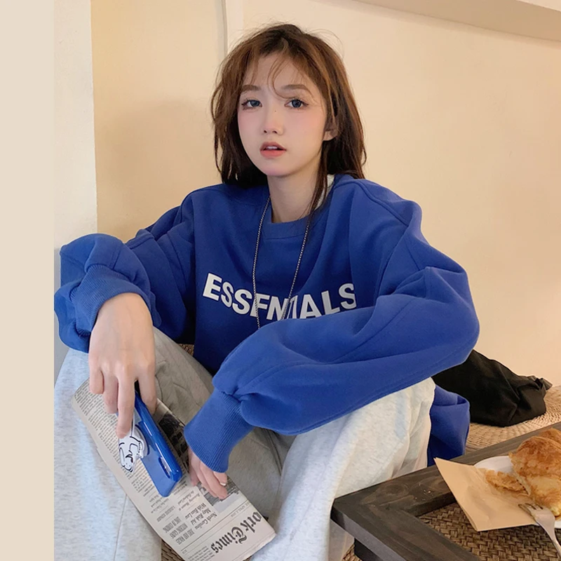 Женский синий свитер с круглым вырезом на осень и зиму бархатной подкладкой