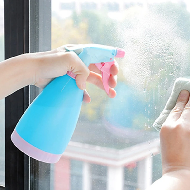 

2 Pcs Empty Plastic Garden Flower Watering Spray Bottle Hand Press Anti-leak Pot