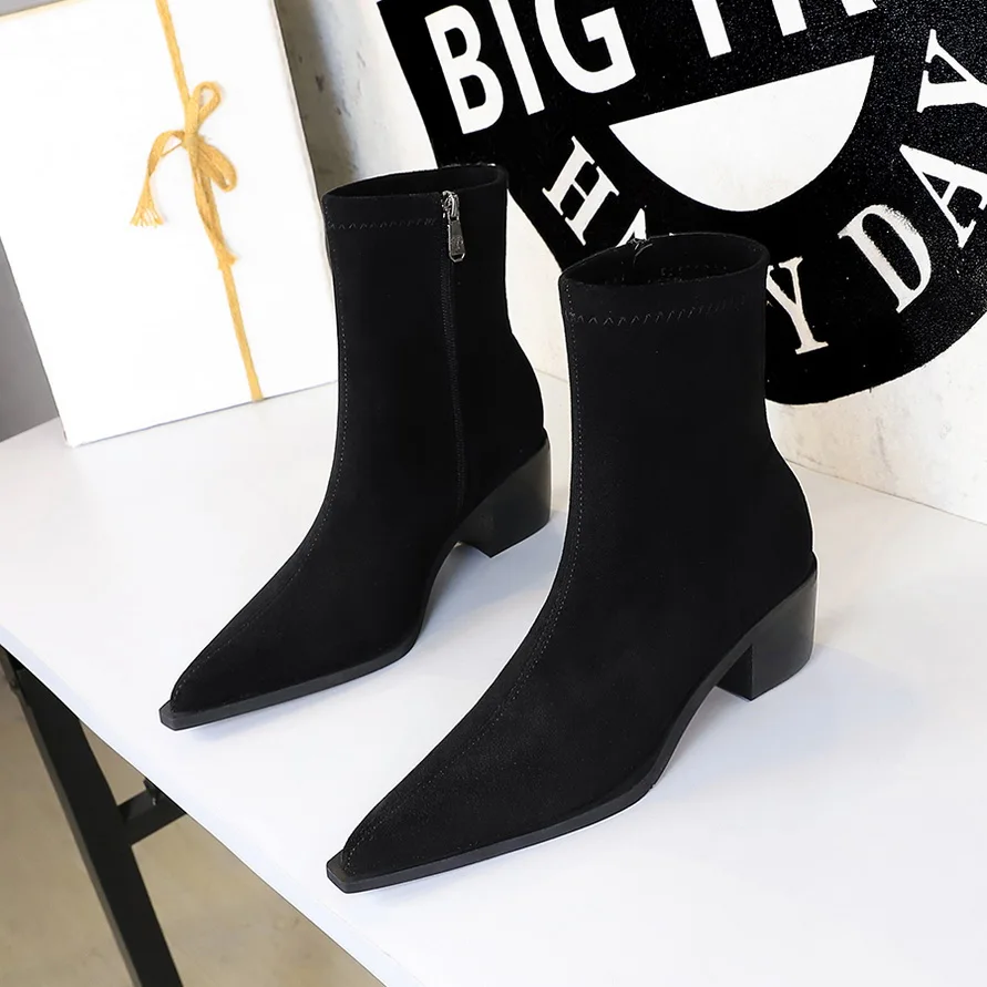 2021 New Winter Fashion Women Pointed Toe Zippers Flock Boots Medium Heels Short Boots Black Ankle Boots Ladies Valentine Shoes