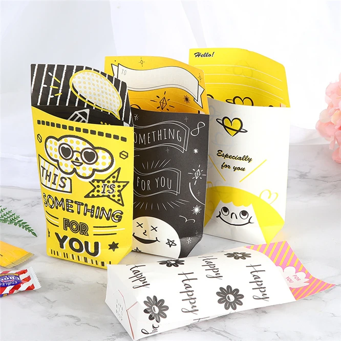 

50PCS Lovely Cartoon Wedding decoration paper candy box Birthday Favors party decoration creative candy boxes New year gift box