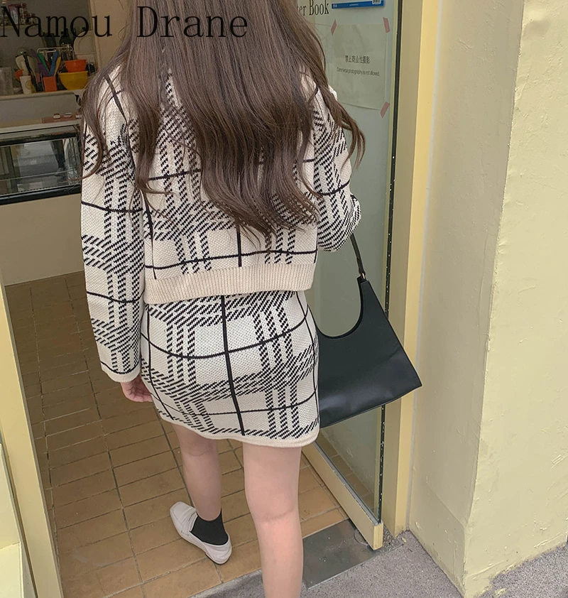 

Autumn and Winter Fashion Plaid Sweater Cardigan Jacket + Slim One Step Skirt Short Skirt Bag Hip Skirt Two-piece Suit