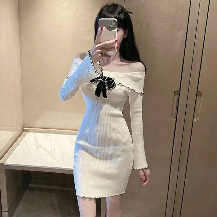 Осеннее пикантное платье с бантом открытыми плечами Хрустальный