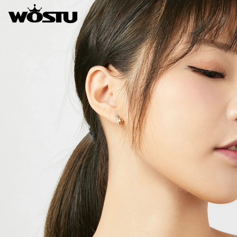 Серьги-гвоздики из серебра 925 пробы в виде сердечек | Украшения и аксессуары