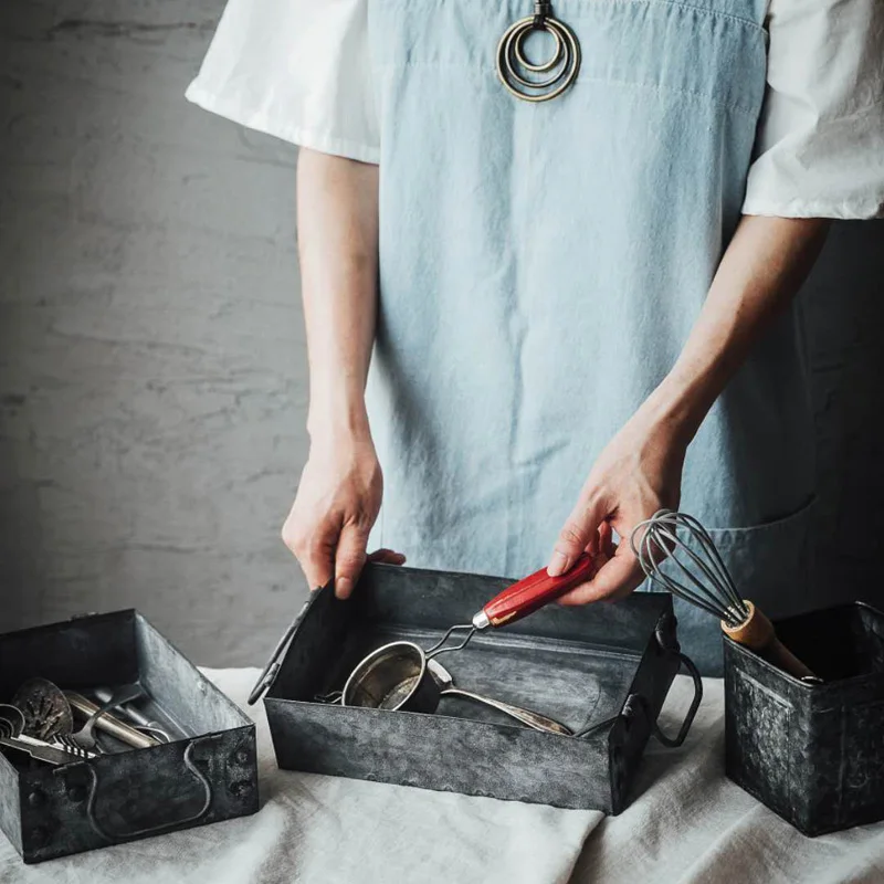 Прямоугольные антикварные железные сервировочные подносы во французском стиле