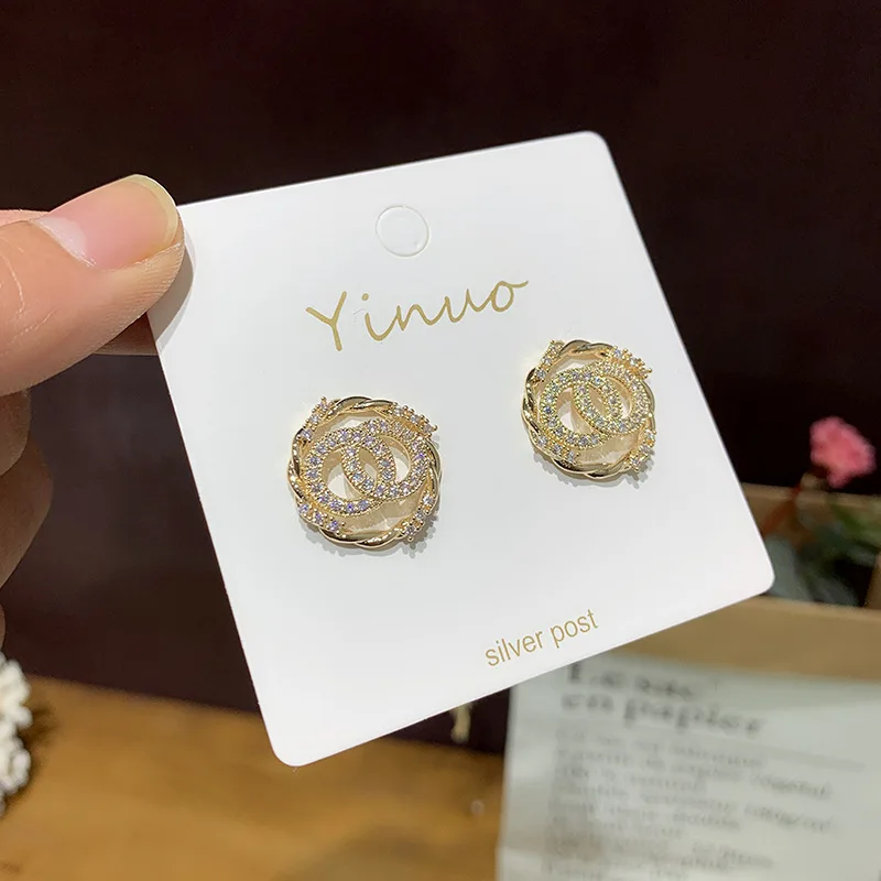 

2021 Korean Fashion Jewelry Premium Water Drop Zircon Earrings Elegant Design Metal Hollow Earrings Women's Gifts