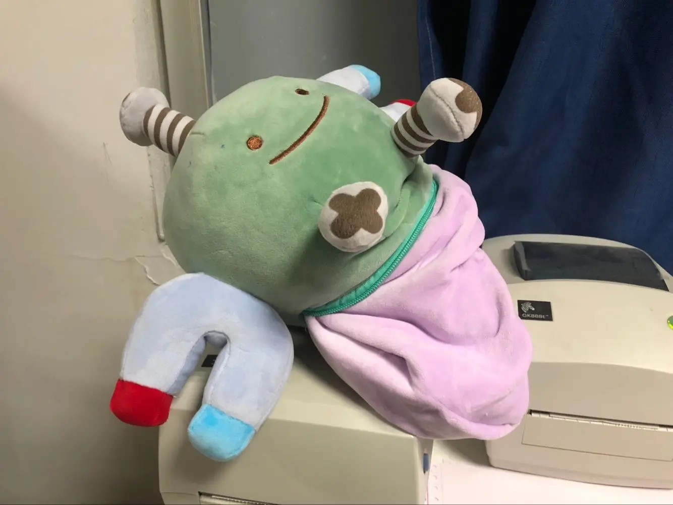 

28cm plush Magnemite Double-sided pillow Ditto Magneton good quality new hot soft lovely Halloween christmas birthday gift kid