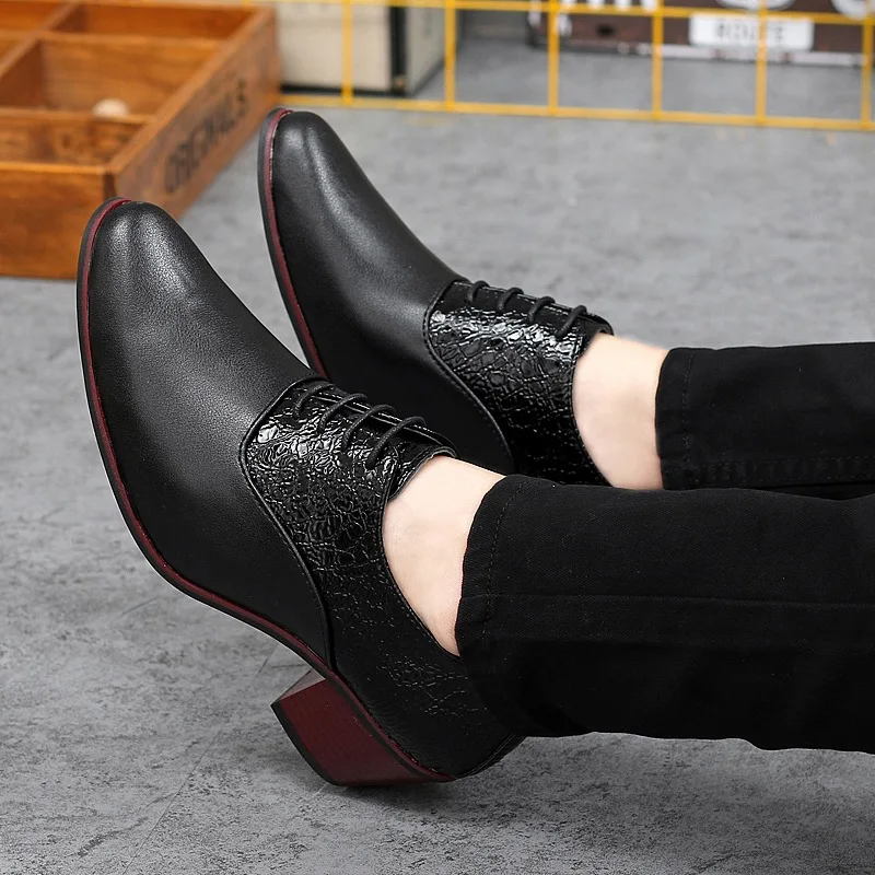 Классические мужские туфли на высоком каблуке свадебные для жениха из