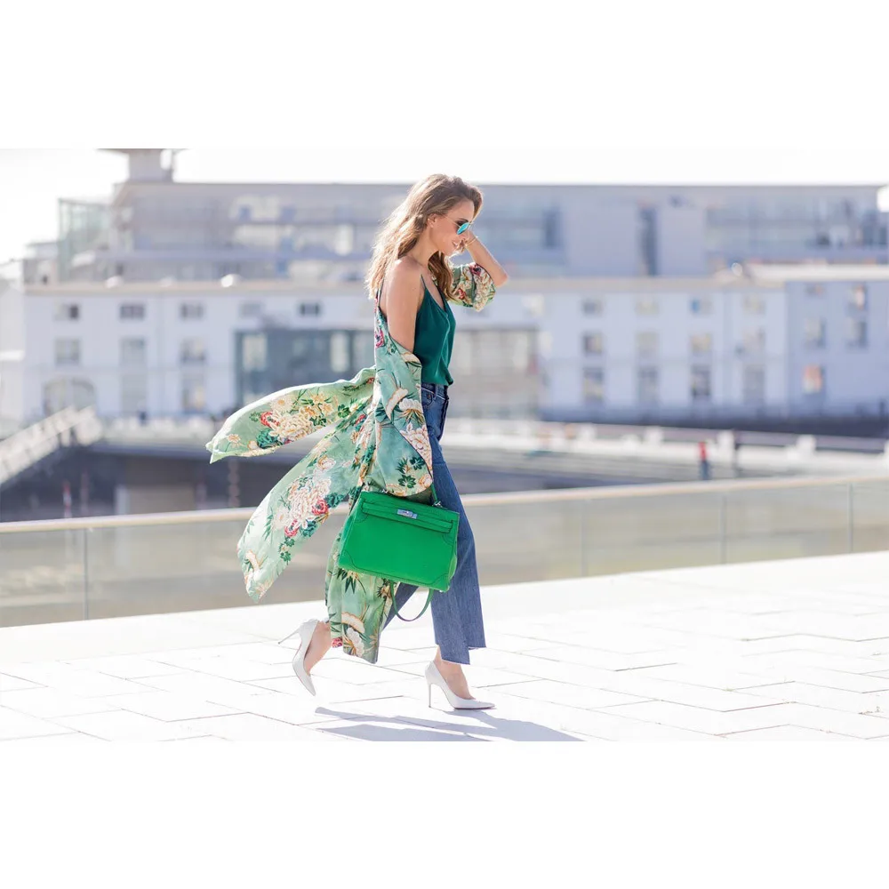 

Fashion Cardigan Women's Bohemia Floral Tassel Long Kimono Oversized Shawl Tops Dames Mode Vest 2021