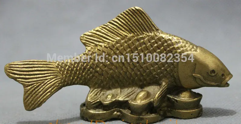 

Chinese Pure Brass Folk Carved JiXiang Wealth Fish On YuanBao Coin Statue Animal