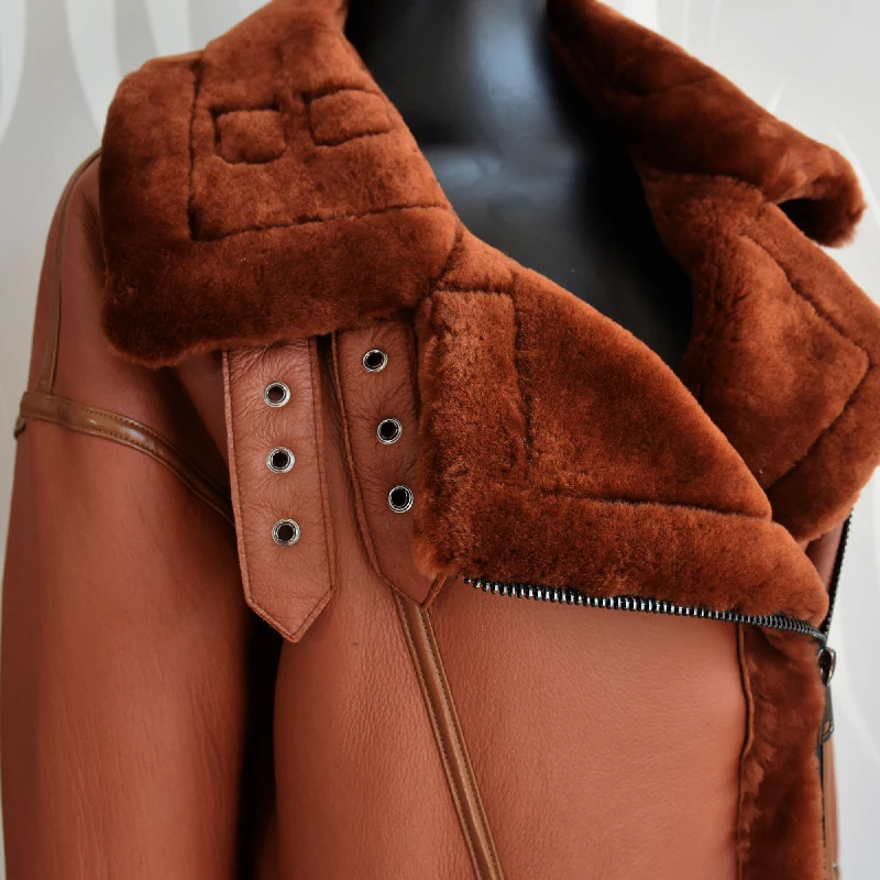 Winter Fashion Thick And Warm Sheepskin  Leather Jacket Coat Women's Long-Sleeved Belt Outwears Women New Street Wear Tops
