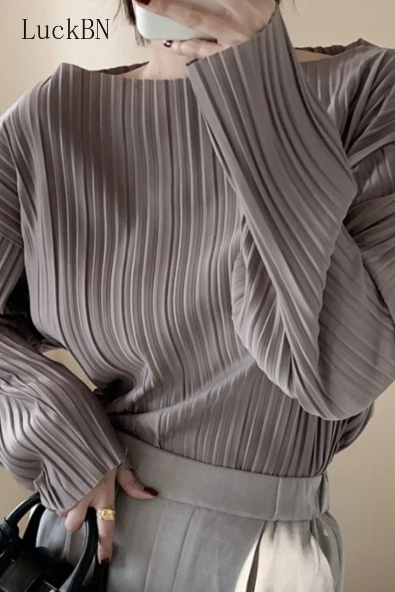 

Korean Spring Autumn Simple O-neck Pullover Shirts Solid Color Chic Pleated Women Blouse All-match Long Sleeve Femme Blusas 2021