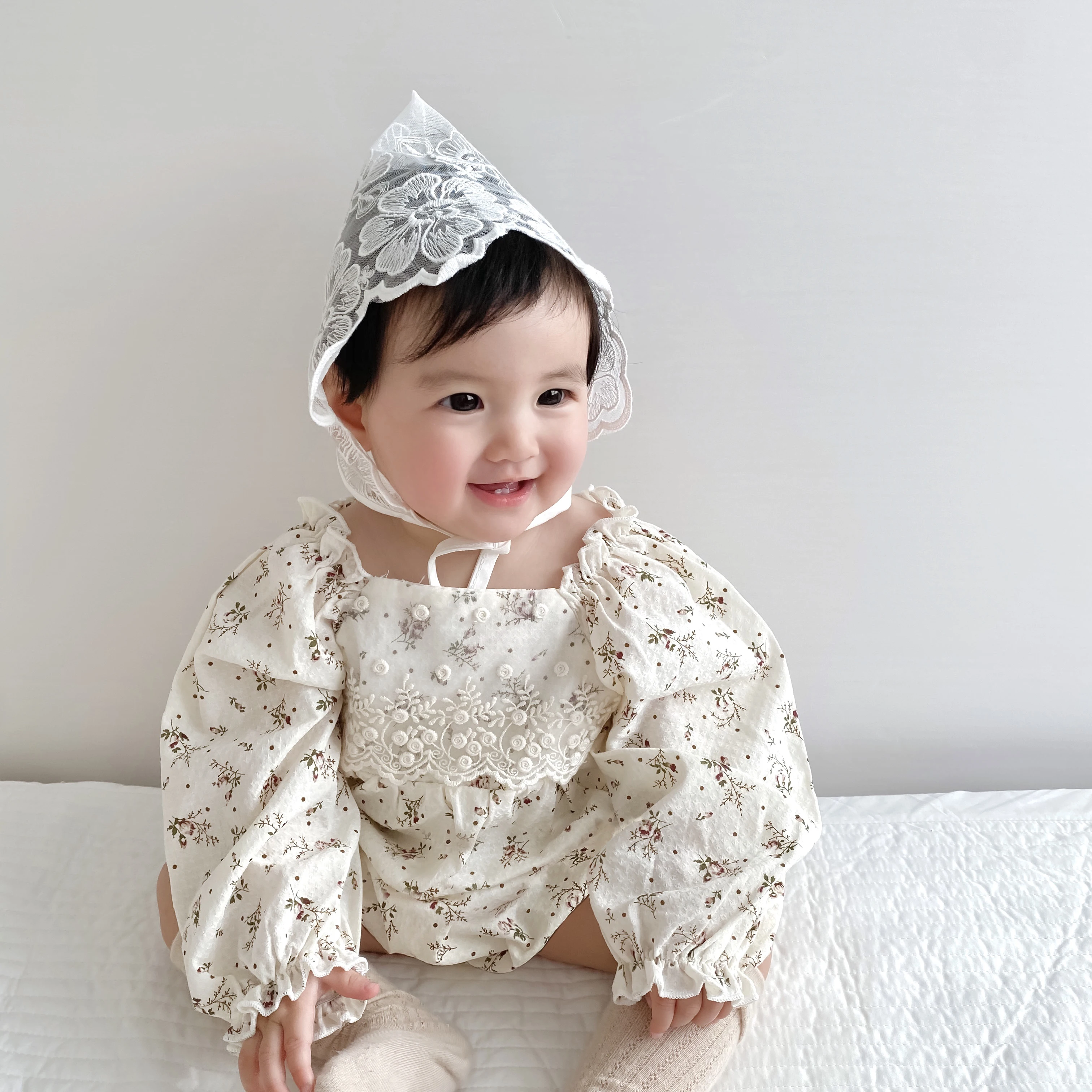 2022 spring and autumn high quality baby clothing newborn baby girl dresses baby Floral romper lace long-sleeved jumpsuit romper