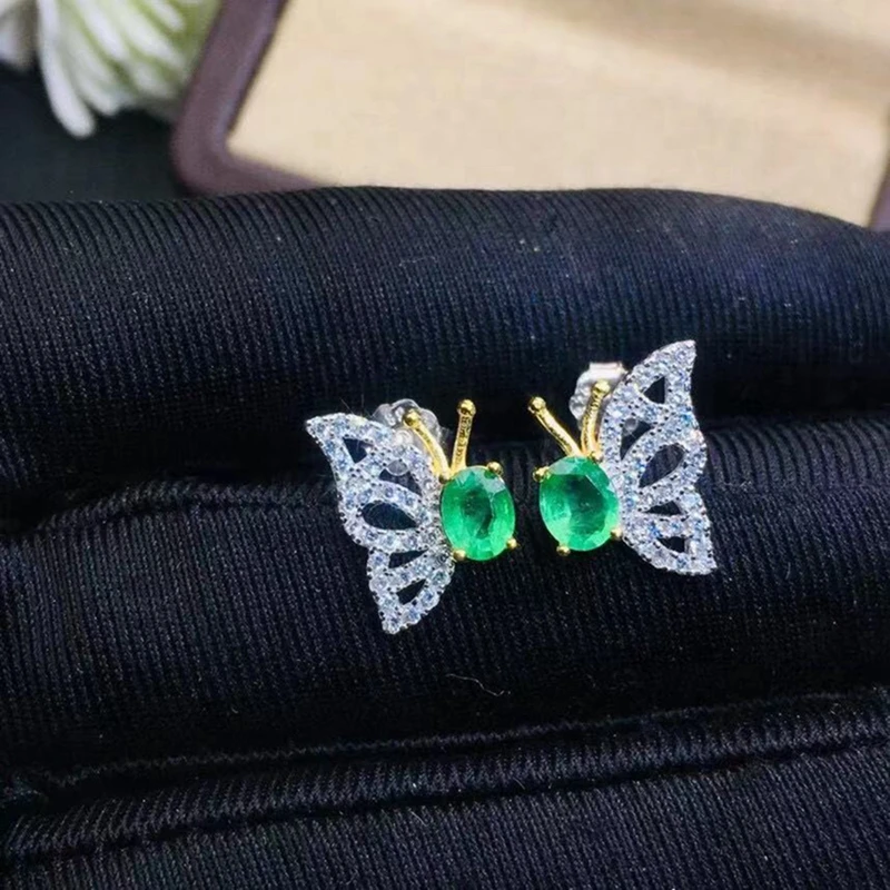 

Серьги-гвоздики из серебра 925 пробы с натуральным изумрудом, 4 Х5 мм