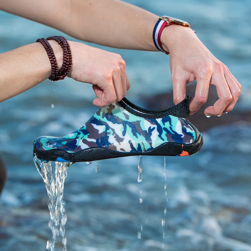 

Barefoot shoes Men Women Comfortable Outdoor Water Shoes Aqua Socks for Beach Swim Surf Yoga Sport Exercise Diving Cycling Camo